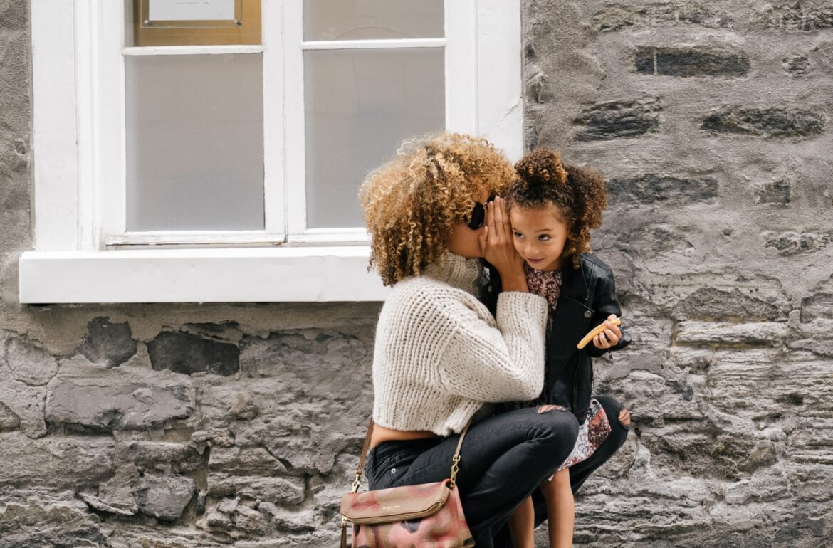 2019_08_09_mother and daughter (unsplash)