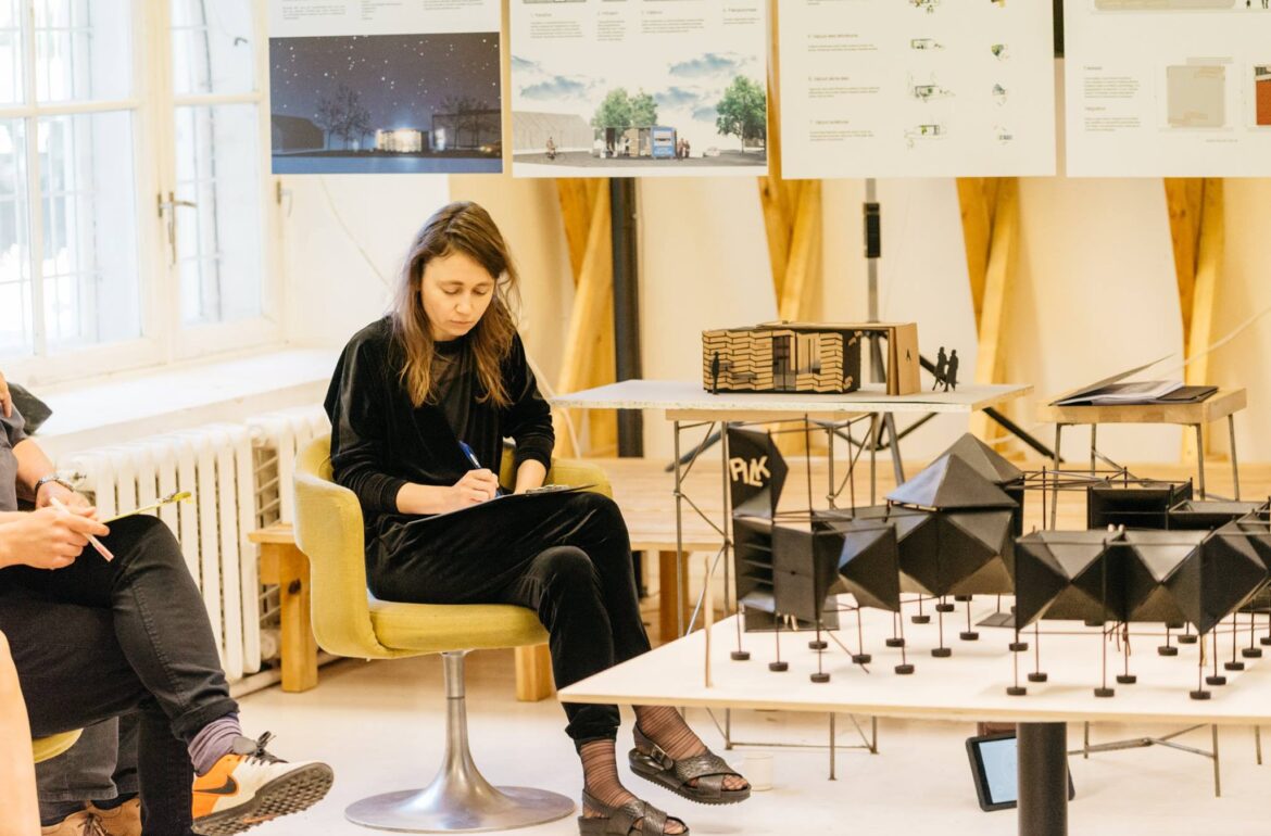 Prof Sille Pihlak at the bachelor degree jury of the interior architecture department at the Estonian Academy of Arts. Photo credit: Tõnu Tunnel